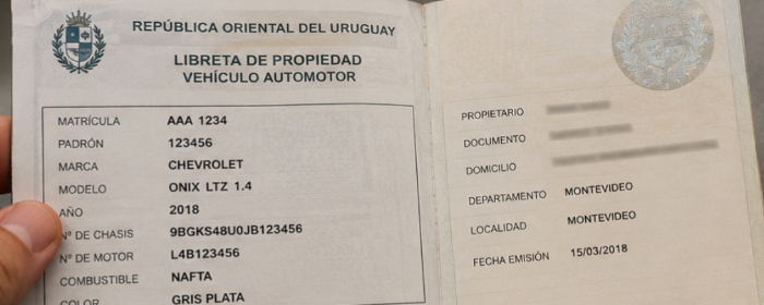 libreta de propiedad de un auto