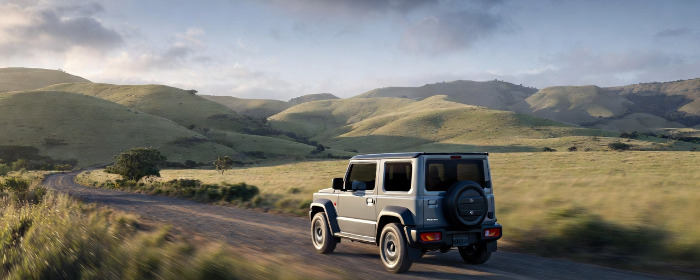 Suzuki Jimny recorriendo el campo de uruguay