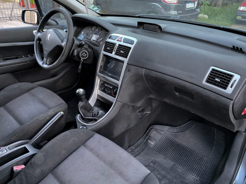 Venta en Uruguay de Peugeot 307  4 puertas 