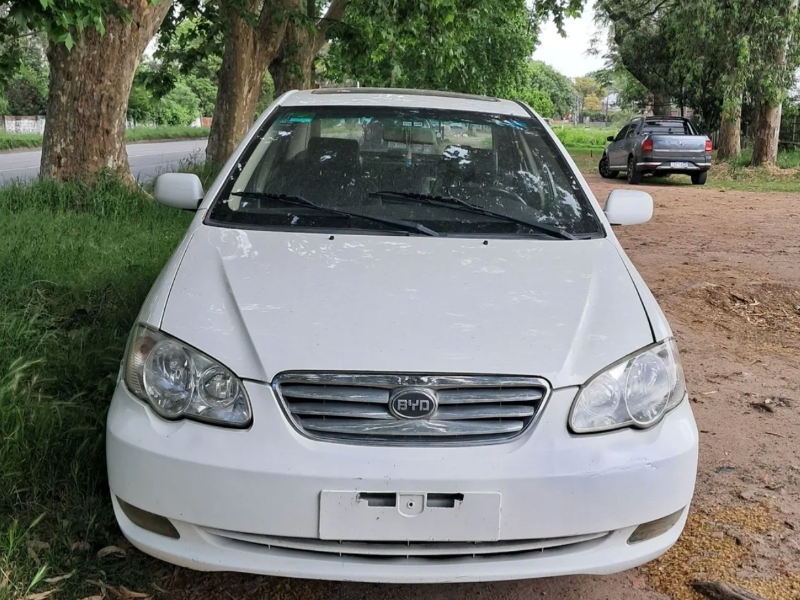 BYD F3  sedán ofrecido en Piedras Blancas 
