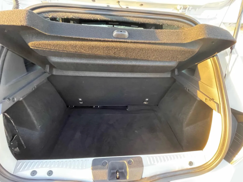 Venta en Uruguay de Renault Sandero  4 puertas 