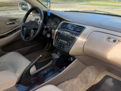 Venta en Uruguay de Honda Accord  4 puertas 