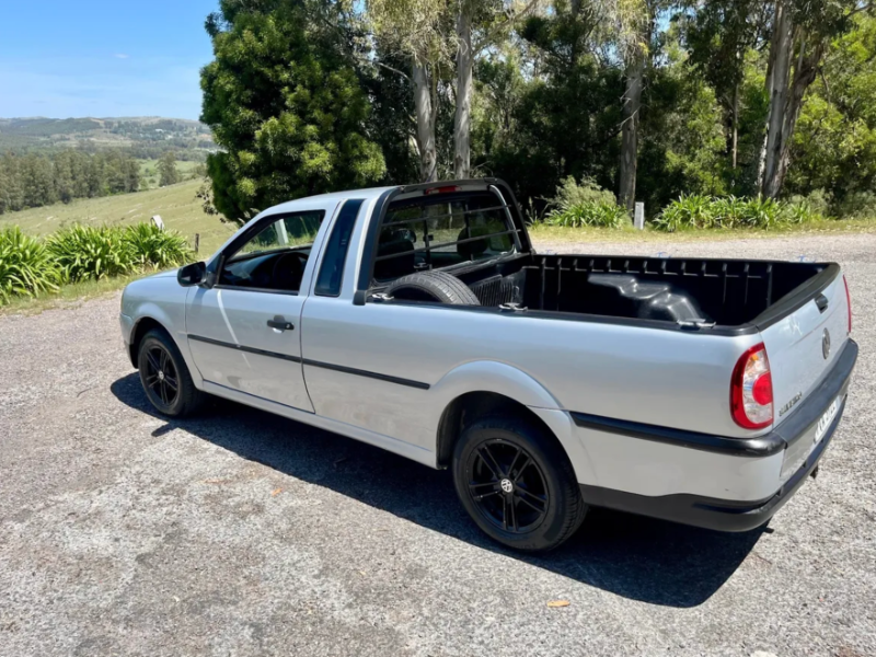 Volkswagen Saveiro  pickup ofrecido en Minas 