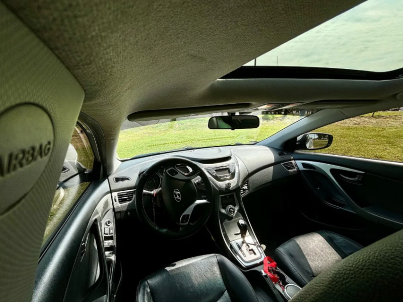 Imagen del Hyundai 2012  1.8 listo para la venta  