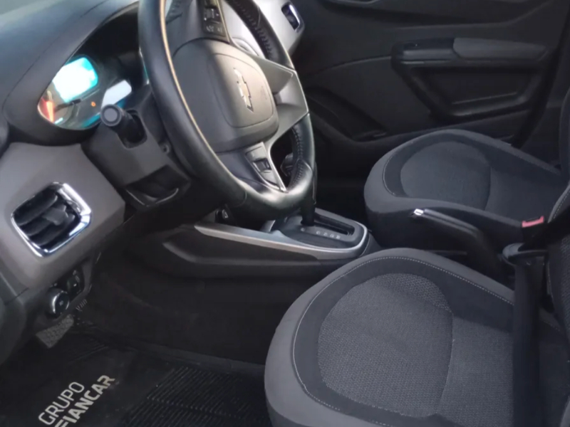 Chevrolet Prisma  sedán ofrecido en Paso de los Toros 