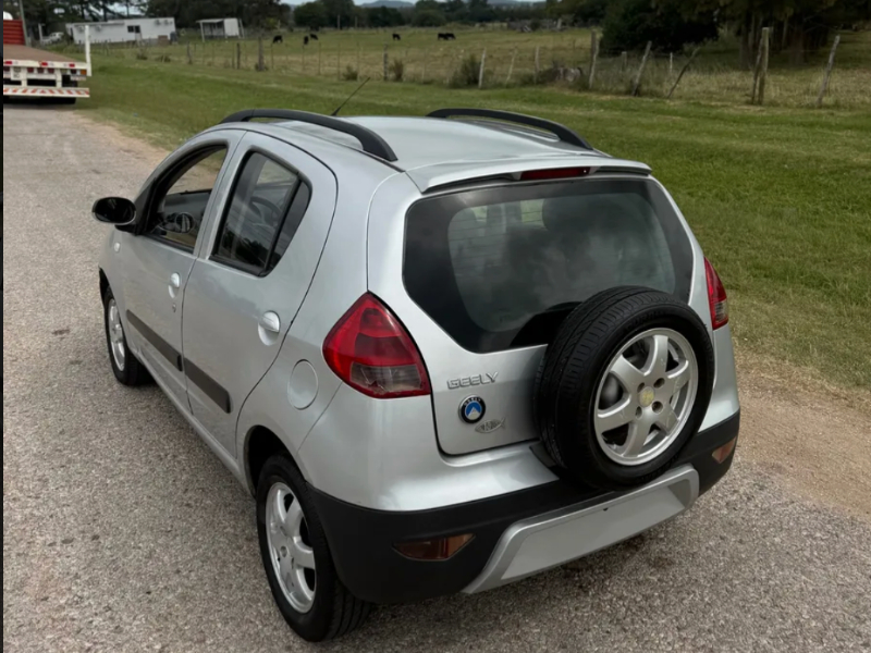 Gelly LC  hatchback ofrecido en San Carlos 