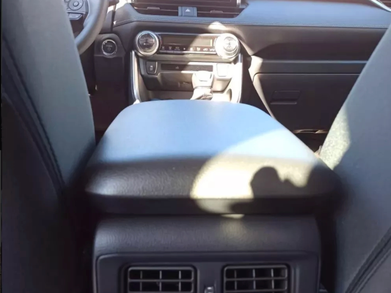 Imagen del Toyota 2024  2.0 híbrido listo para la venta  