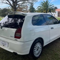 Mitsubishi Colt  hatchback ofrecido en Atlántida 