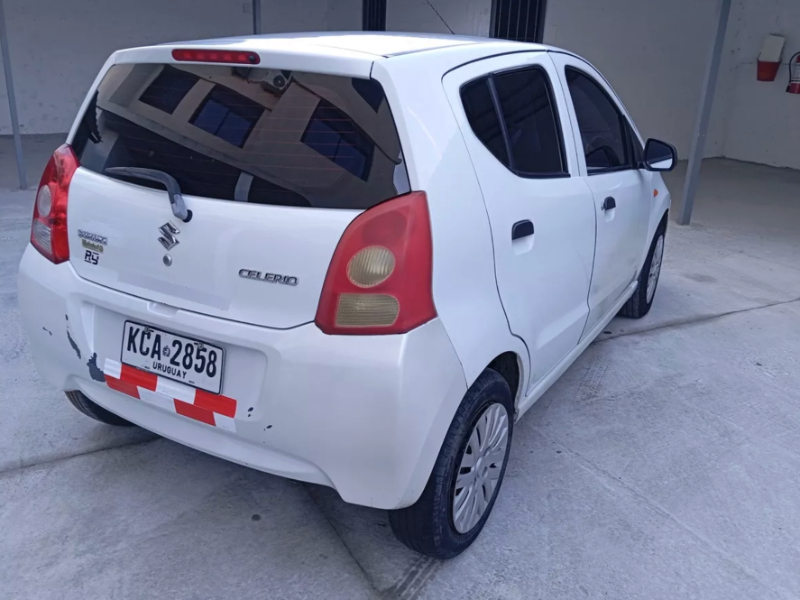 Suzuki Celerio  hatchback ofrecido en Mercedes 