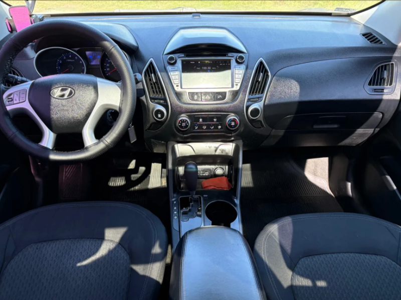 Hyundai Tucson  suv ofrecido en Ciudad del Plata 