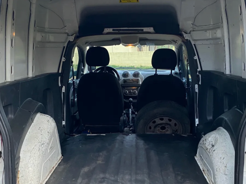 Fiat Fiorino  furgón ofrecido en Piriápolis 