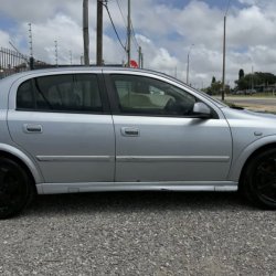 Chevrolet Astra  sedán ofrecido en Barros Blancos 