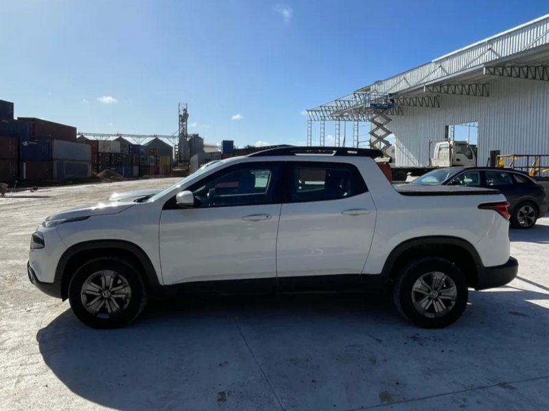 Venta en Uruguay de Fiat Toro  4 puertas 