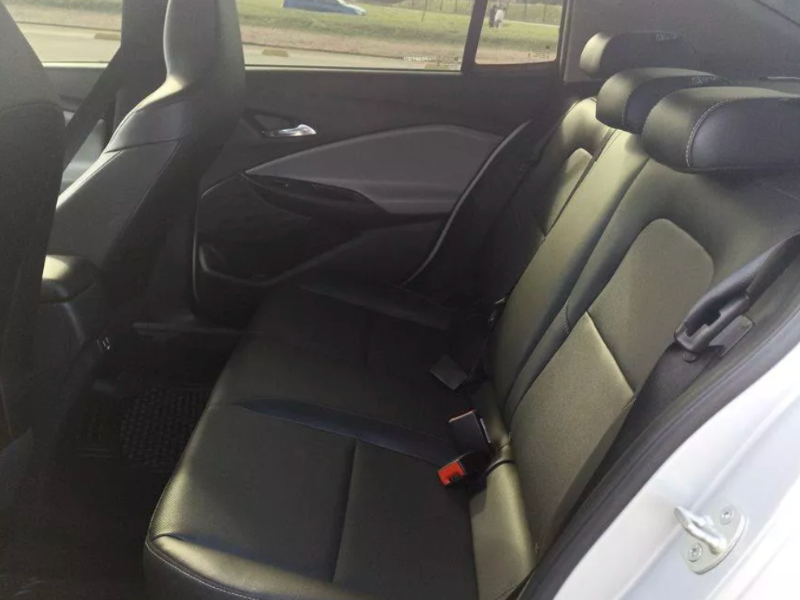 Chevrolet Onix  hatchback ofrecido en Melo 