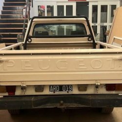 Peugeot 504  pickup ofrecido en Santa Lucía 