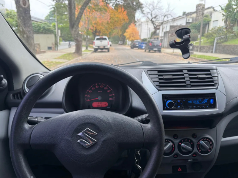 Imagen del Suzuki 2011  1.0 listo para la venta  