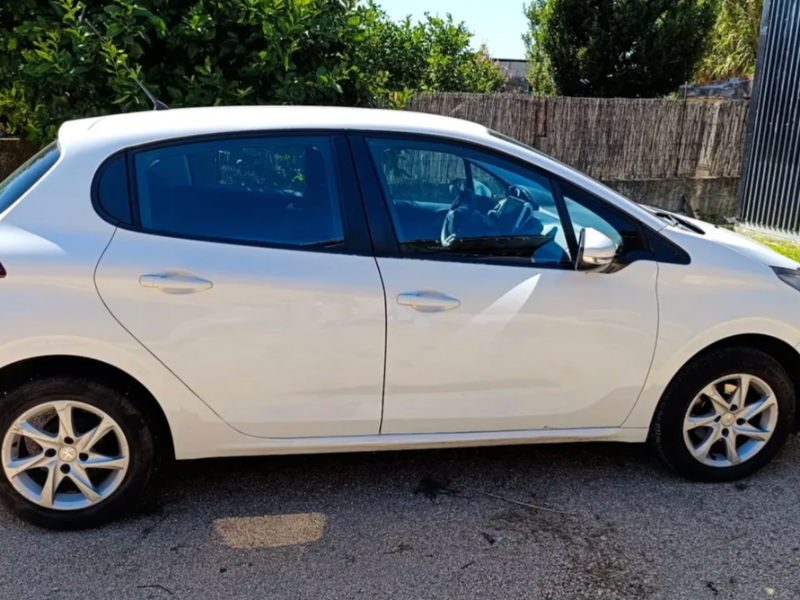 venta de Peugeot 208 usado
