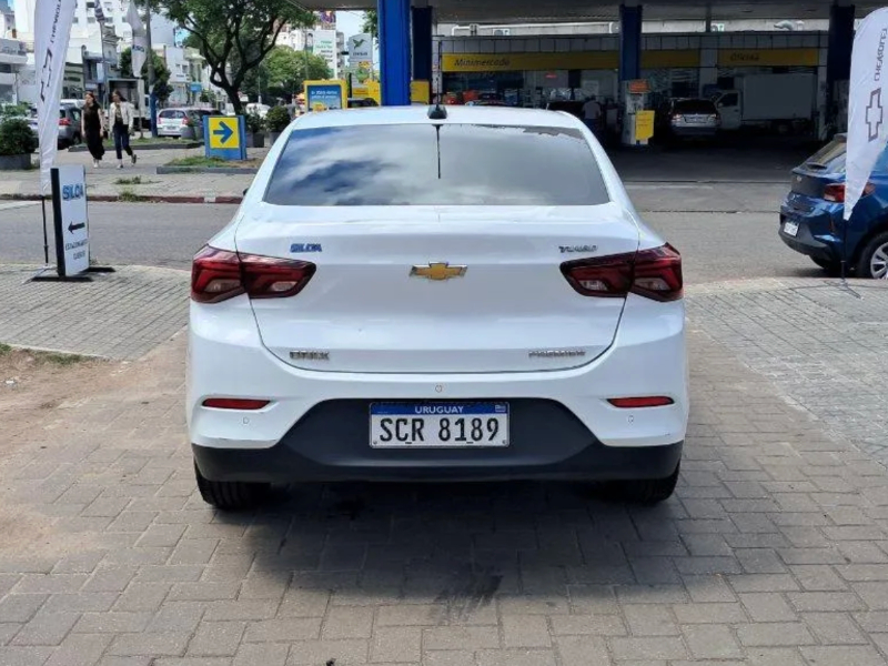 Venta en Uruguay de Chevrolet Onix plus  4 puertas 