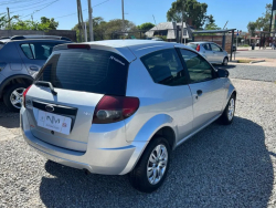 Ford Ka  hatchback ofrecido en Paso Carrasco 