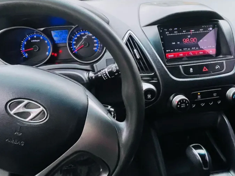 Venta en Uruguay de Hyundai Tucson  4 puertas 