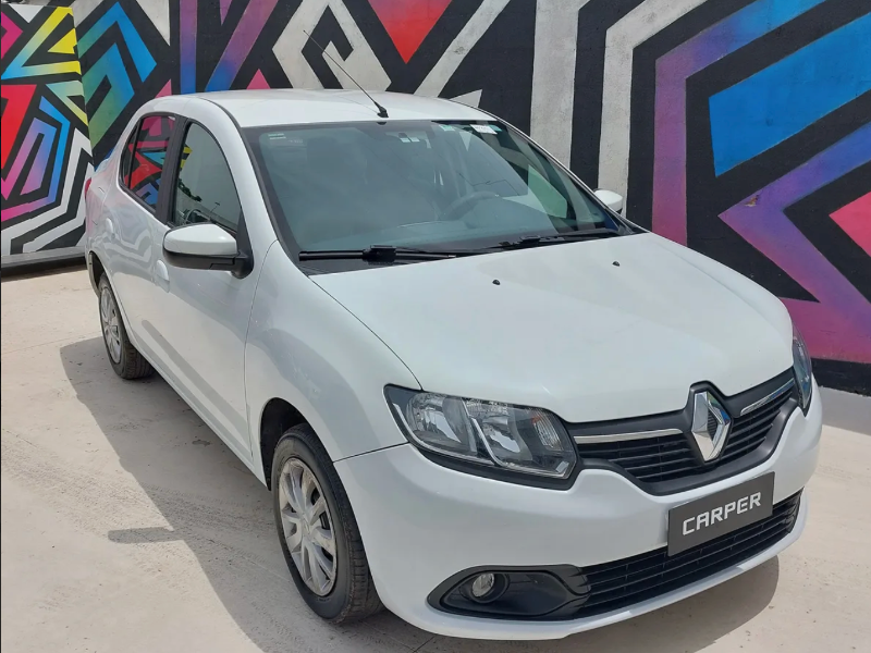 Venta en Uruguay de Renault Logan  4 puertas 