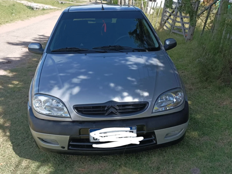 Citroën Saxo  hatchback ofrecido en Minas 
