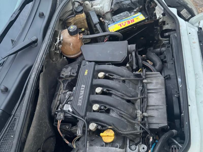 Modelo Kangoo por dentro