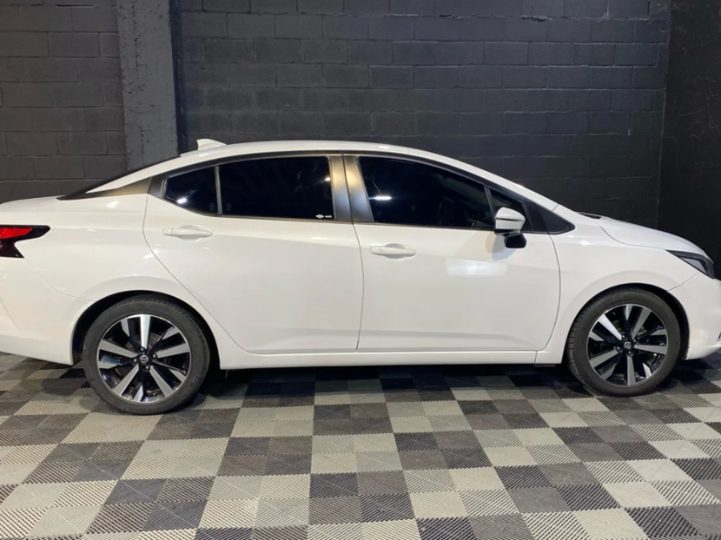 venta de Nissan Versa usado