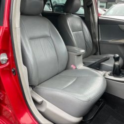 Venta en Uruguay de Toyota Corolla  4 puertas 