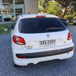 Peugeot 207  hatchback ofrecido en Mercedes 