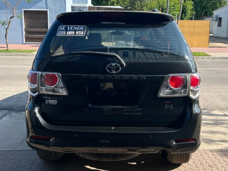 Toyota Fortuner  SUV ofrecido en Trinidad 