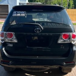 Toyota Fortuner  SUV ofrecido en Trinidad 