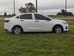 Chevrolet Onix  sedán ofrecido en Cerro 