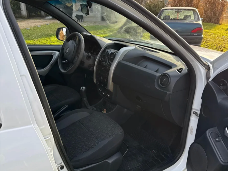 Venta en Uruguay de Renault Oroch  4 puertas 