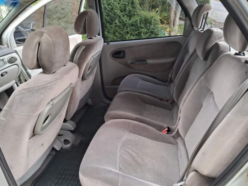 Modelo Scenic2 por dentro