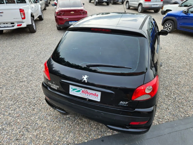 Peugeot 207  hatchback ofrecido en Sauce 
