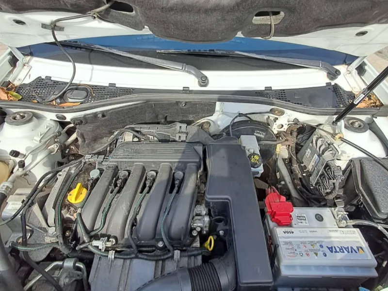 vista interna del Renault