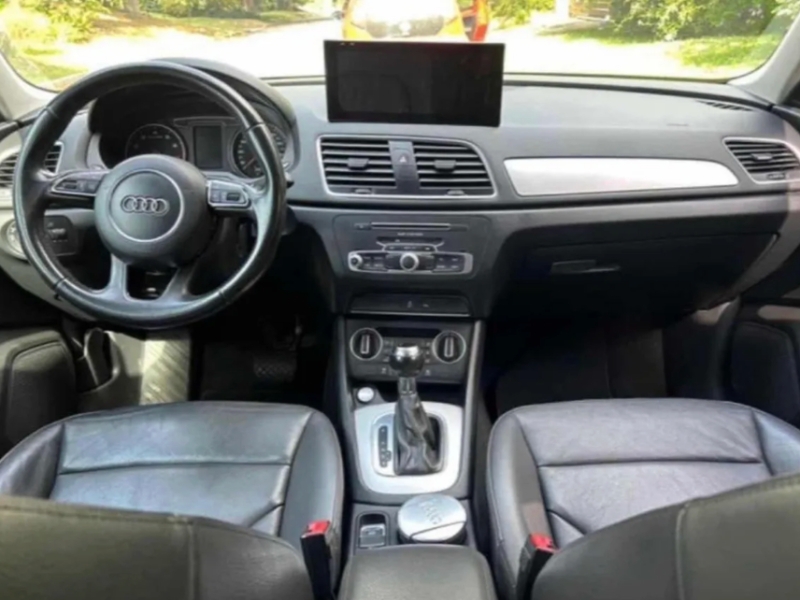 Venta en Uruguay de Audi Q3  4 puertas 