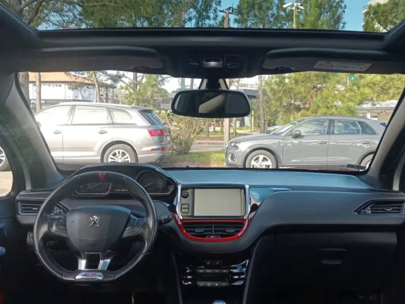 Venta en Uruguay de Peugeot 208  3 puertas 