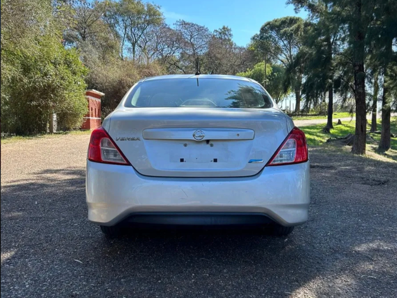 venta de Nissan Versa usado