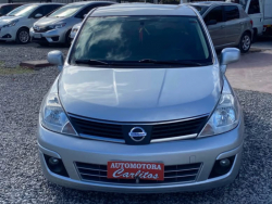 Nissan Tiida  sedán ofrecido en Paso de la Arena 
