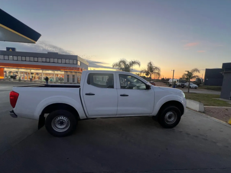 Nissan NP300 Frontier  pickup ofrecido en Paso de la Arena 