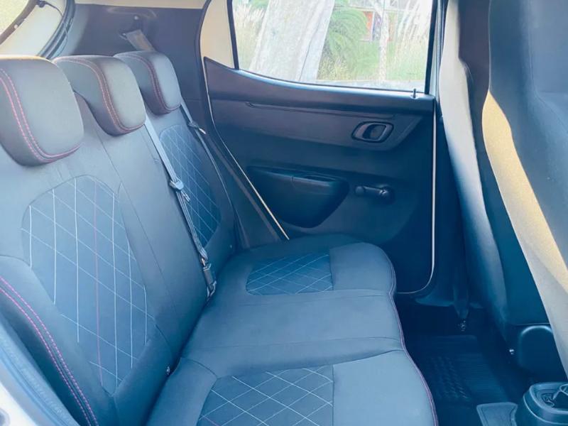 Renault Kwid  hatchback ofrecido en Piriápolis 