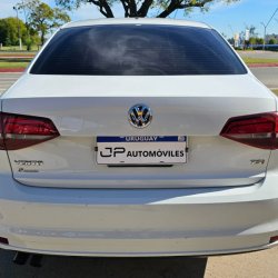Volkswagen Vento  sedán ofrecido en Paysandú 