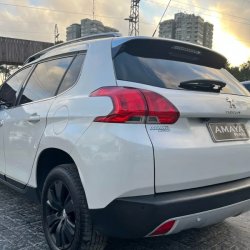 Venta en Uruguay de Peugeot 2008  4 puertas 