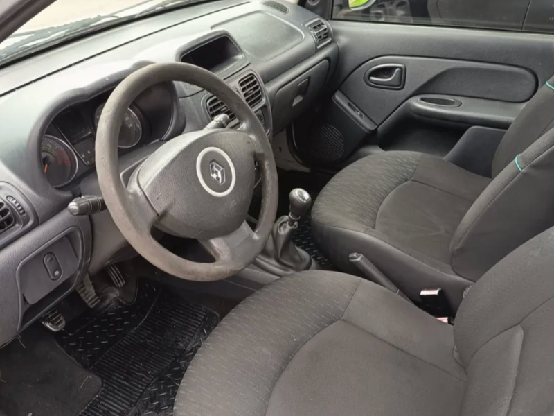 Venta en Uruguay de Renault Clio  4 puertas 