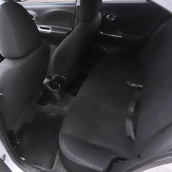 Venta en Uruguay de Nissan March  4 puertas 