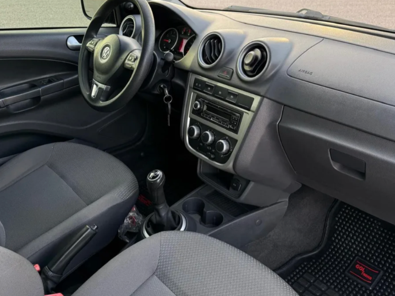 Volkswagen Gol  hatchback ofrecido en Maldonado 