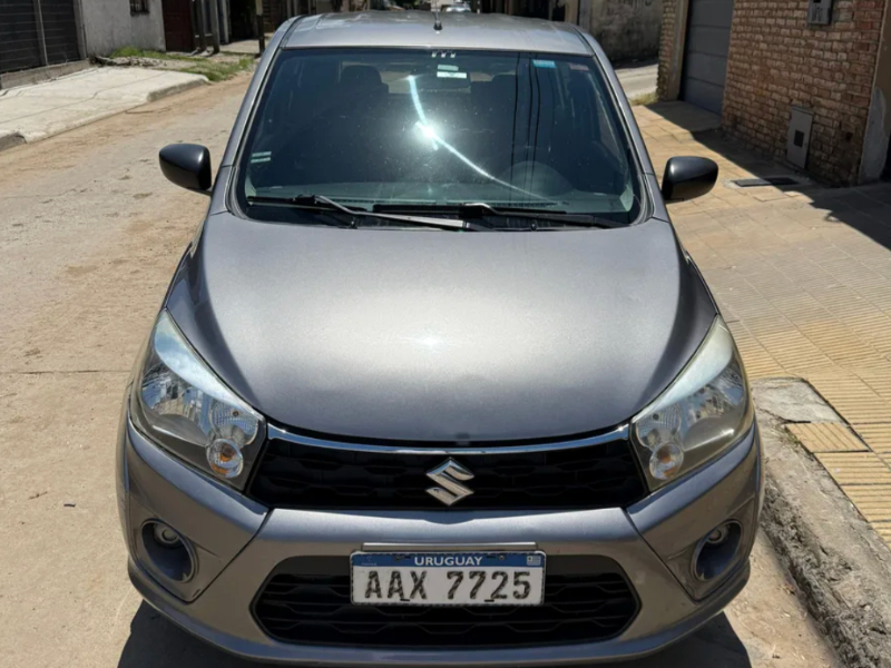 Suzuki Celerio  hatchback ofrecido en Pando 