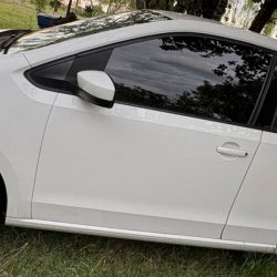 Volkswagen Up  hatchback ofrecido en Salto 